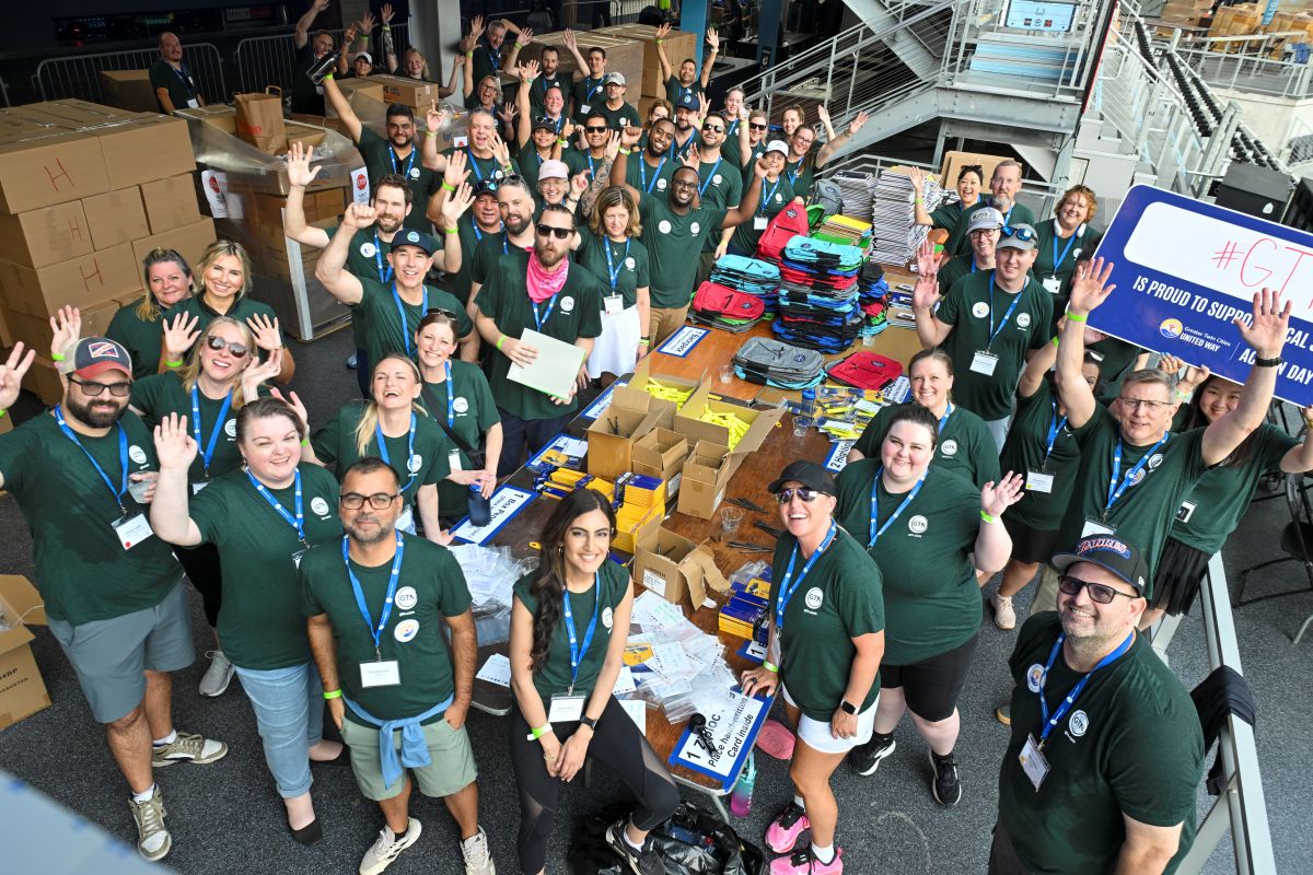 Employee volunteers at a Greater Twin Cities United Way corporate volunteering event.
