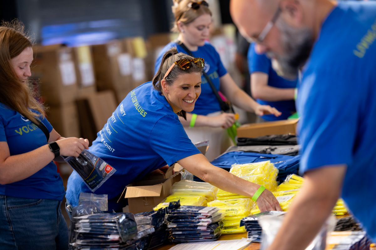 Employee volunteers at a Greater Twin Cities United Way corporate volunteering event.